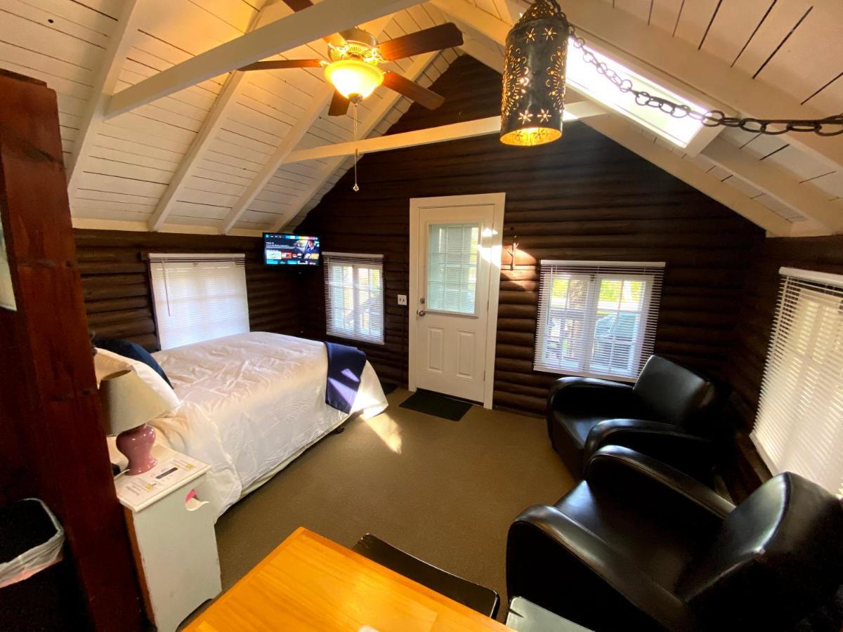Pine Grove Cottages 林肯维尔 外观 照片
